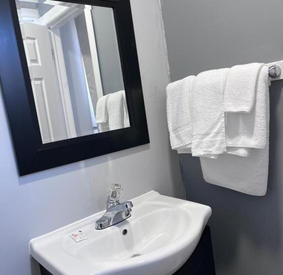 Knights Inn   Park Villa Motel, Midland