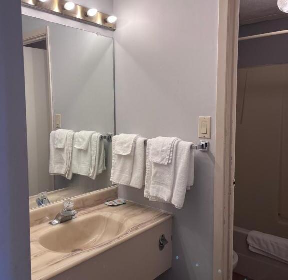 Knights Inn   Park Villa Motel, Midland