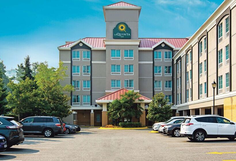 Отель La Quinta Inn By Wyndham Vancouver Airport