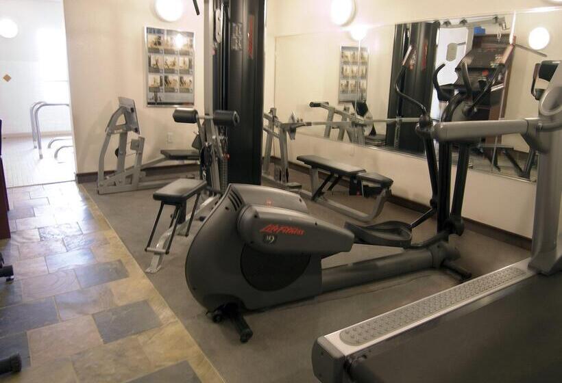 فندق Lakeview Inns & Suites  Slave Lake