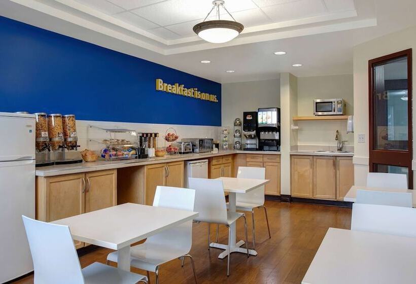 فندق Days Inn By Wyndham Whitecourt