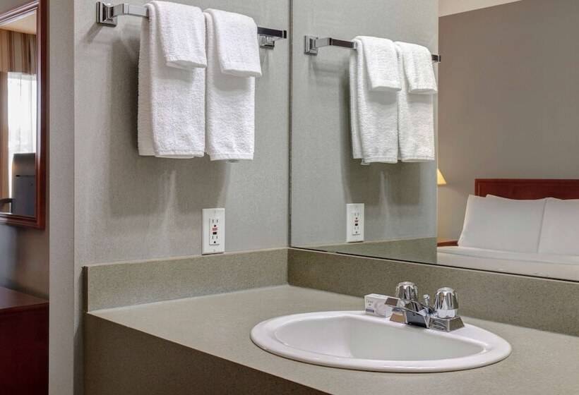 فندق Days Inn By Wyndham Whitecourt