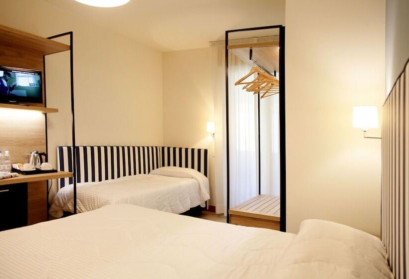 בית מלון כפרי Majorca Sul Mare In Centro A Riccione