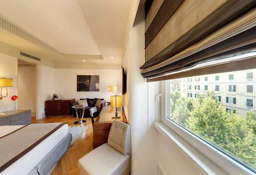 Отель Meliá Genova