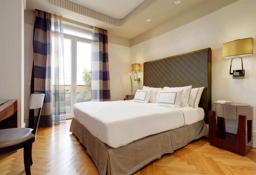 Отель Meliá Genova