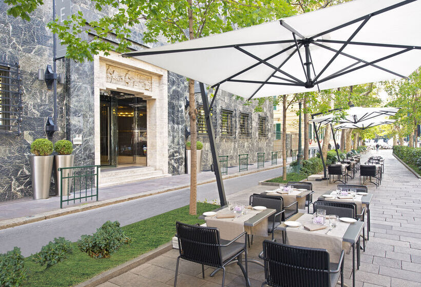 Отель Meliá Genova