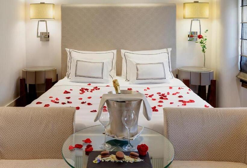 Отель Meliá Genova