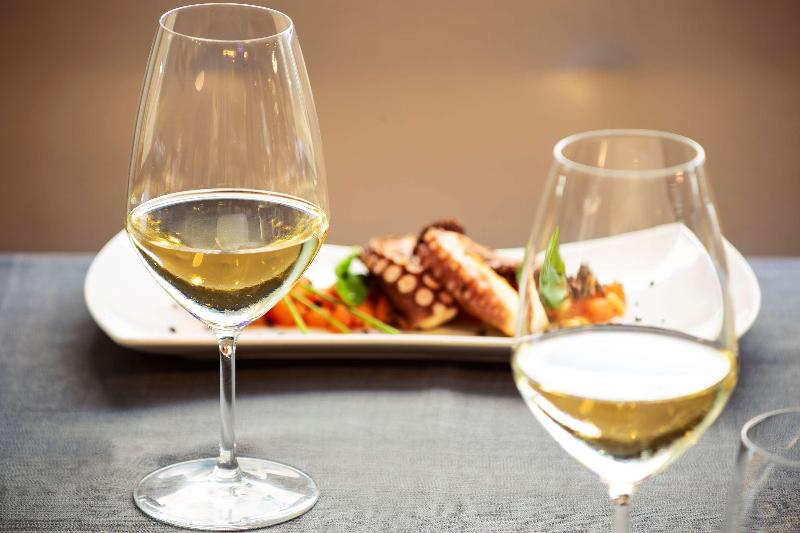 Отель Meliá Genova