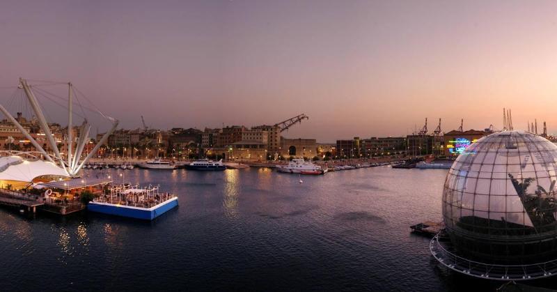 Отель Meliá Genova