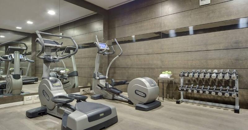 Отель Meliá Genova