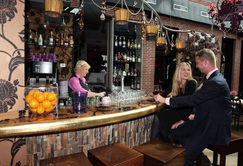 酒店 Mijdrecht Marickenland