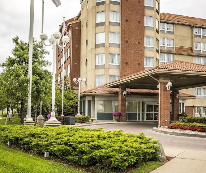 فندق Monte Carlo Inn Vaughan Suites