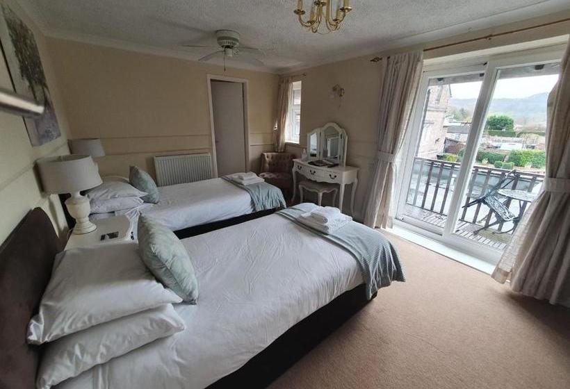 Old Court Hotel & Apartments