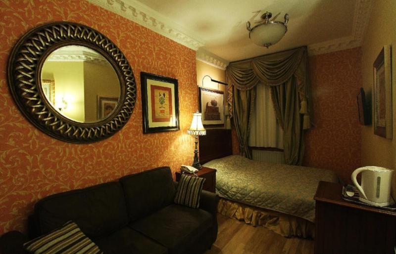 هتل Opulence Boutique