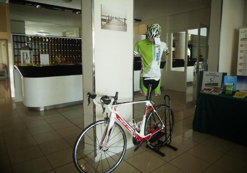 Отель Oxygen Lifestyle