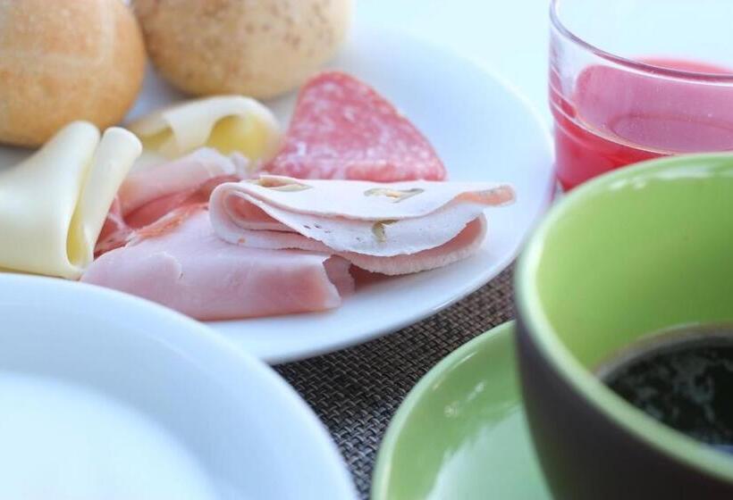 Отель Oxygen Lifestyle