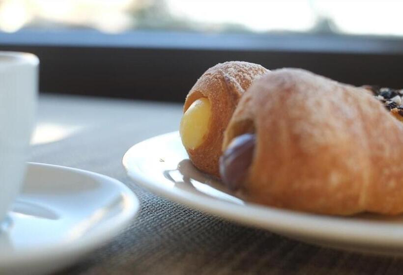 Отель Oxygen Lifestyle