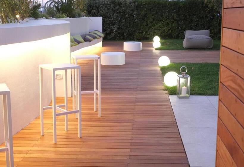 Отель Oxygen Lifestyle