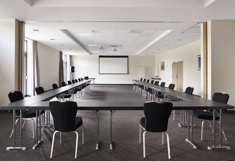 בית מלון כפרי Park Inn By Radisson Liege Airport