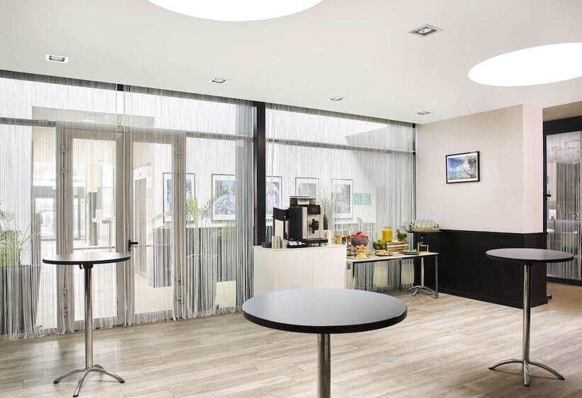 فندق Park Inn By Radisson Liege Airport