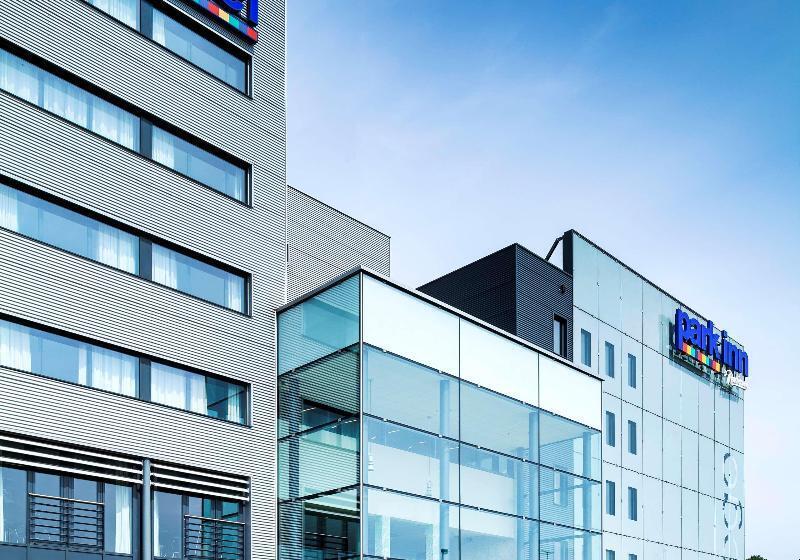 בית מלון כפרי Park Inn By Radisson Liege Airport