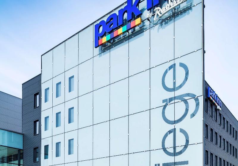 בית מלון כפרי Park Inn By Radisson Liege Airport