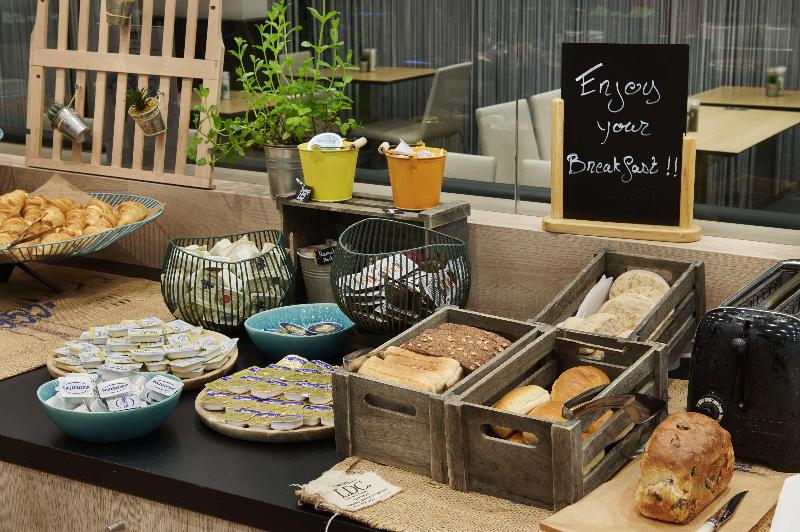 בית מלון כפרי Park Inn By Radisson Liege Airport