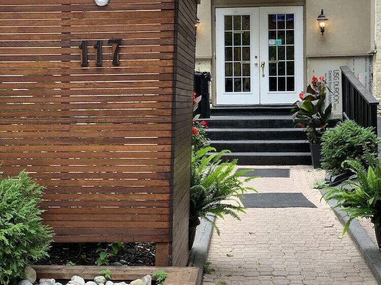 בית מלון כפרי Pembroke Inn