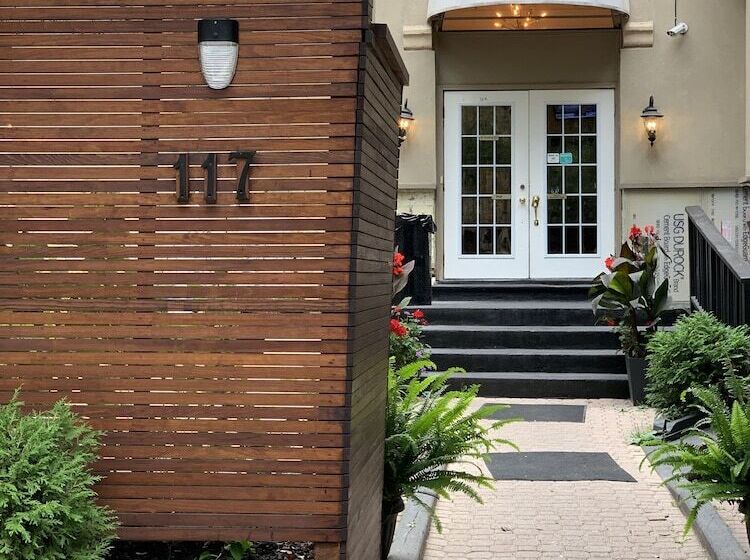 בית מלון כפרי Pembroke Inn