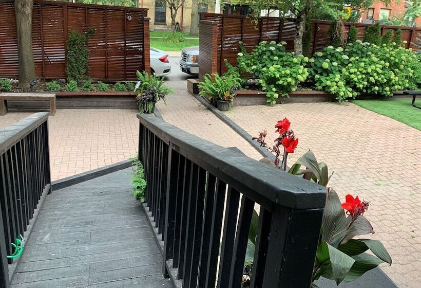 בית מלון כפרי Pembroke Inn