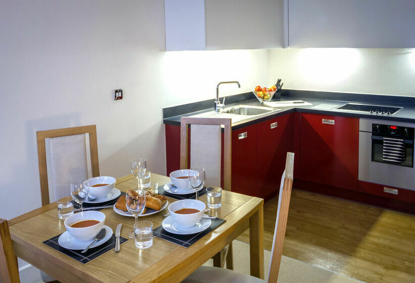 فندق The Postbox By Bridgestreet