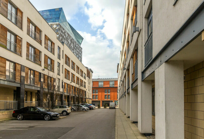 فندق The Postbox By Bridgestreet