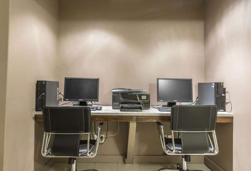 酒店 Quality Inn Airport