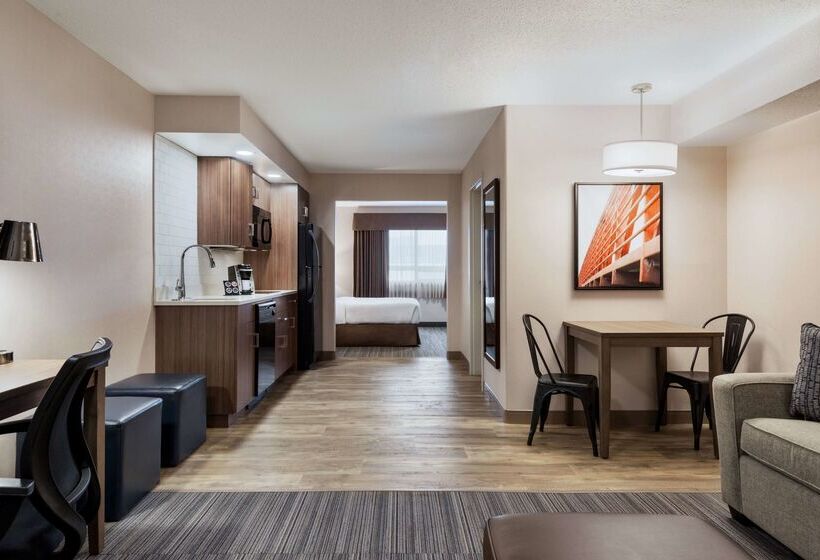 فندق Canalta Airdrie