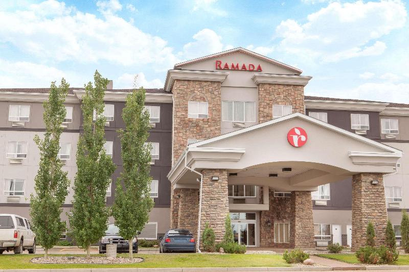 בית מלון כפרי Ramada By Wyndham Camrose