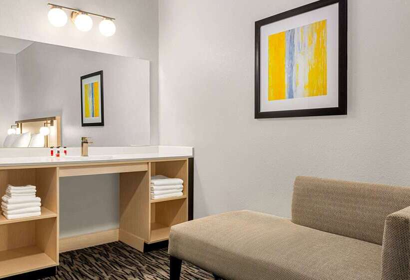 בית מלון כפרי Ramada By Wyndham Marina