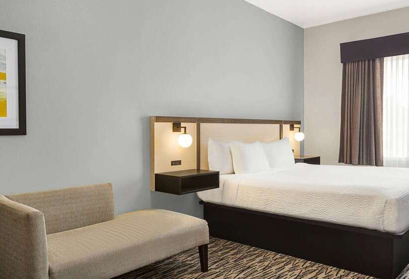 בית מלון כפרי Ramada By Wyndham Marina