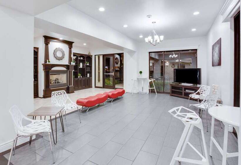 בית מלון כפרי Ramada By Wyndham Marina