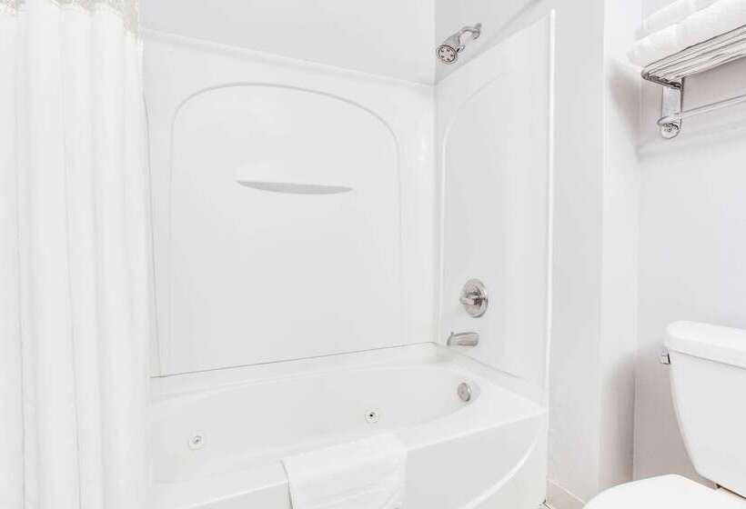 בית מלון כפרי Ramada By Wyndham Marina