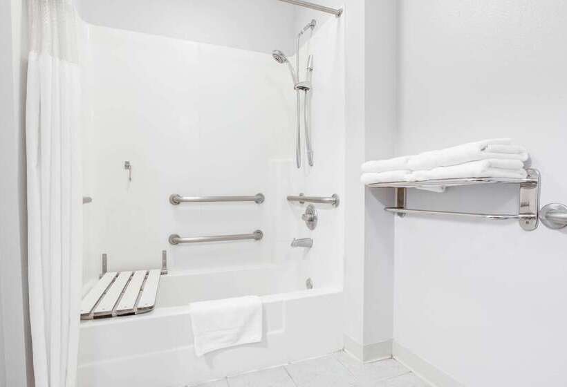 בית מלון כפרי Ramada By Wyndham Marina