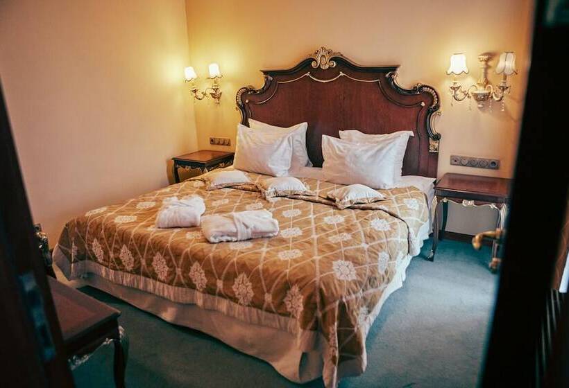 Отель Ring Premier