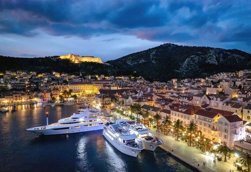 هتل Riva Marina Hvar