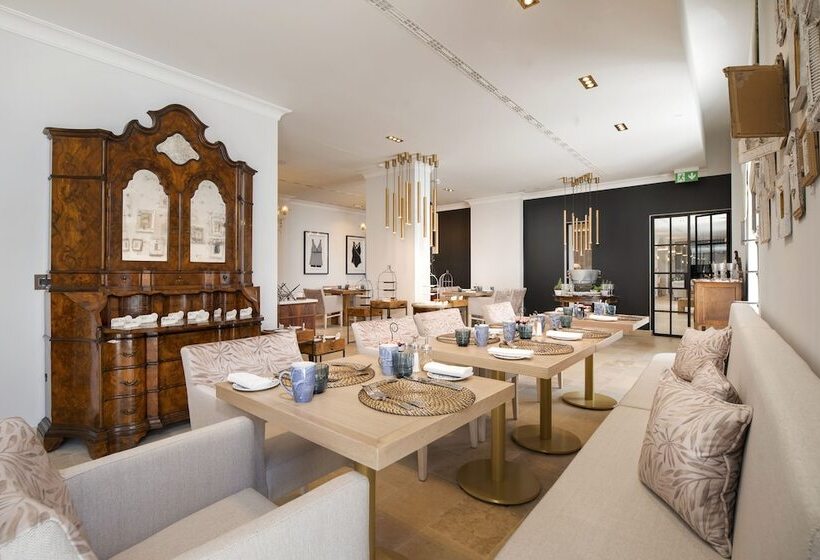 ホテル Riva Marina Hvar