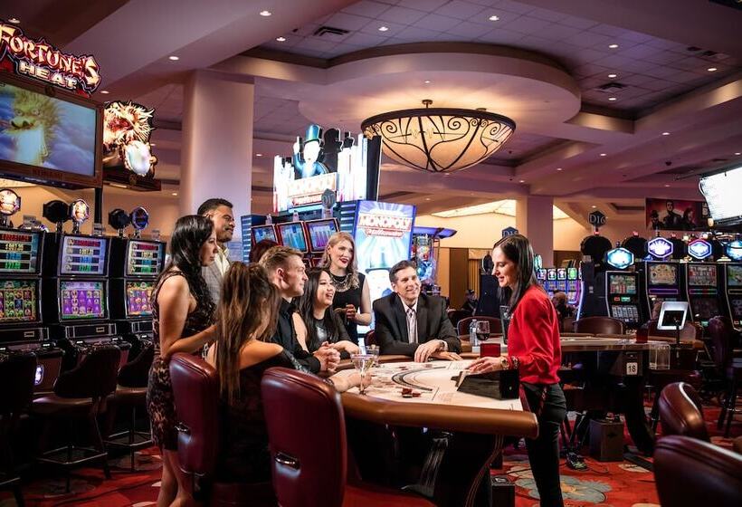 ホテル River Cree Resort & Casino