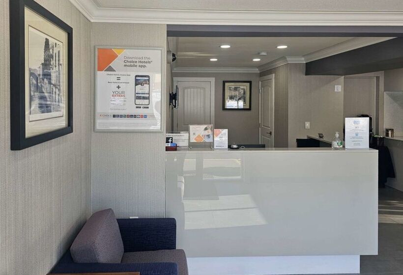 酒店 Rodeway Inn & Suites