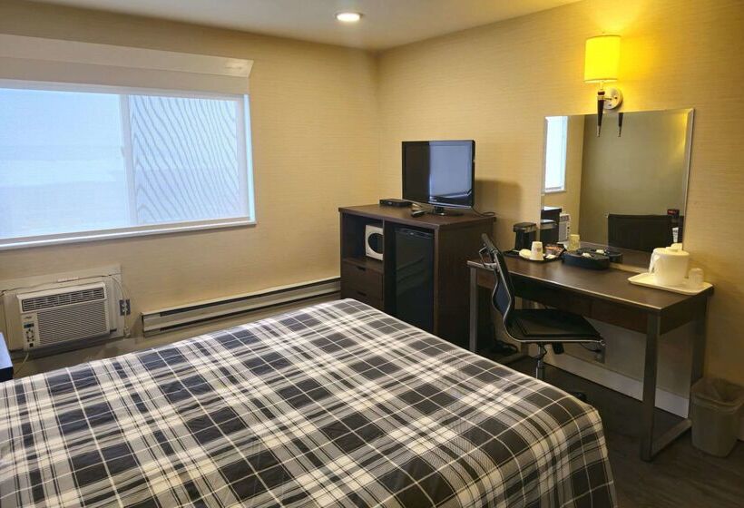 هتل Rodeway Inn & Suites