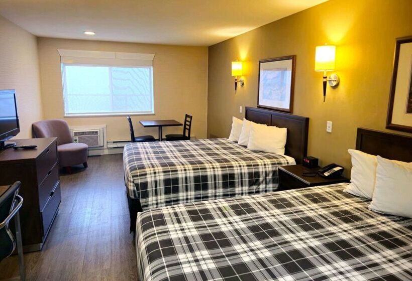 هتل Rodeway Inn & Suites