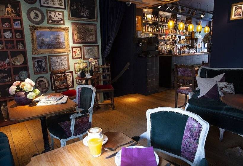 Hotel Rosalia S Menagerie Cocktail Bar & Innupstairs