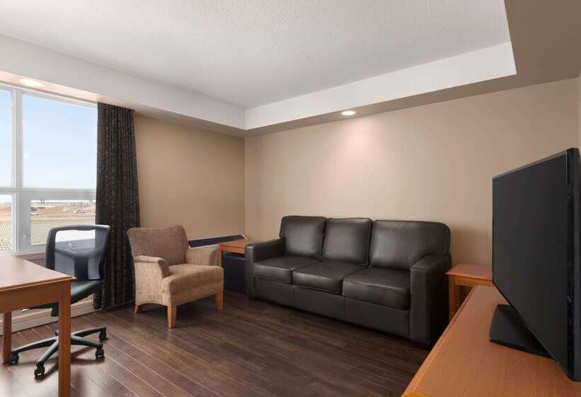 Royal Hotel Edmonton Airport Trademark Collection By Wyndham