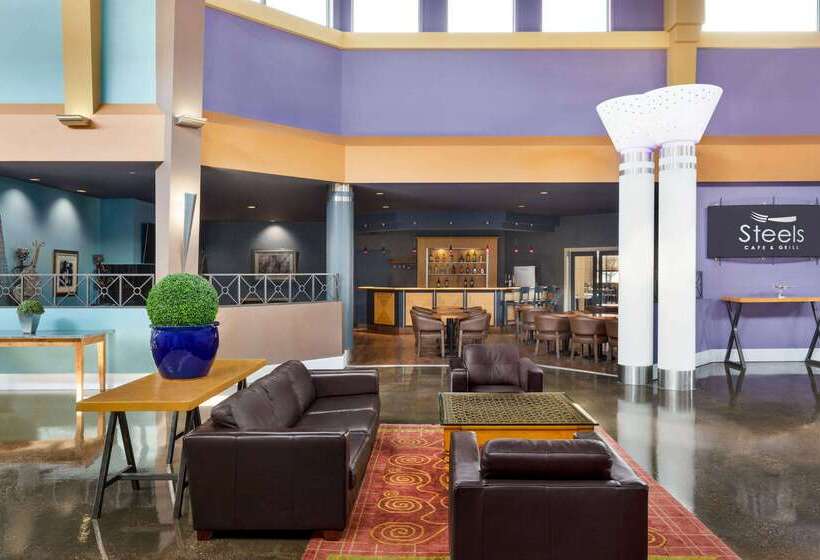 Royal Hotel Edmonton Airport Trademark Collection By Wyndham